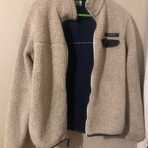 Columbia fuzzy jacket still in great great condition. Size medium in woman’s